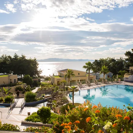 אתר נופש Aegean Melathron Thalasso