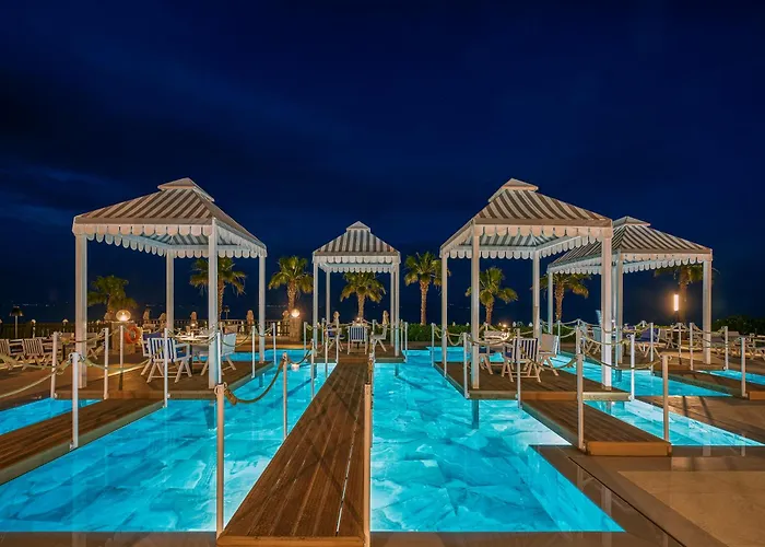 אתר נופש Aegean Melathron Thalasso 5*