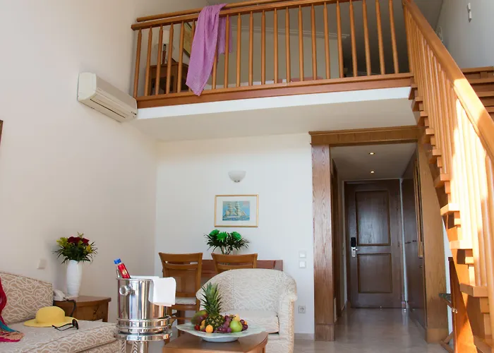 אתר נופש Aegean Melathron Thalasso